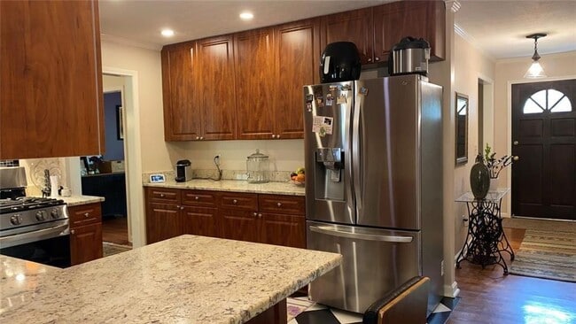 Photo - 2901 Victoria Dr