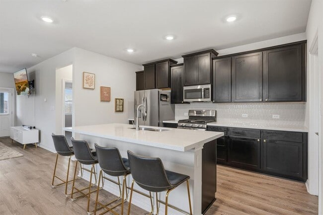 Photo - 107 Aloe Tree Ln