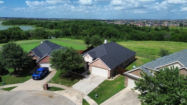 Beautiful home on the green belt - 2853 Waterfall Ln Rental