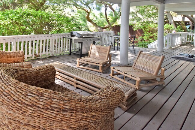 Back Deck - 2885 Searidge St House