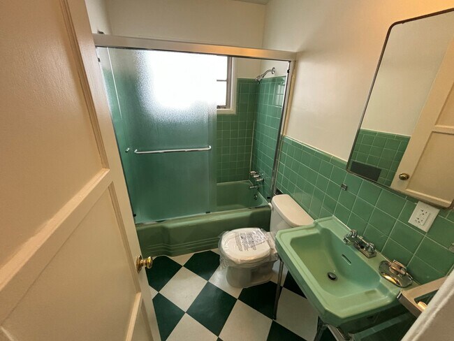 Photo - 126 S Wetherly Dr Apartments