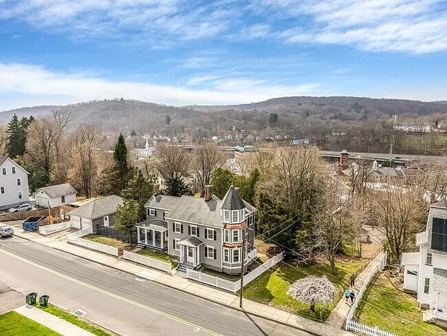 Photo - 87 Washington Ave Apartments