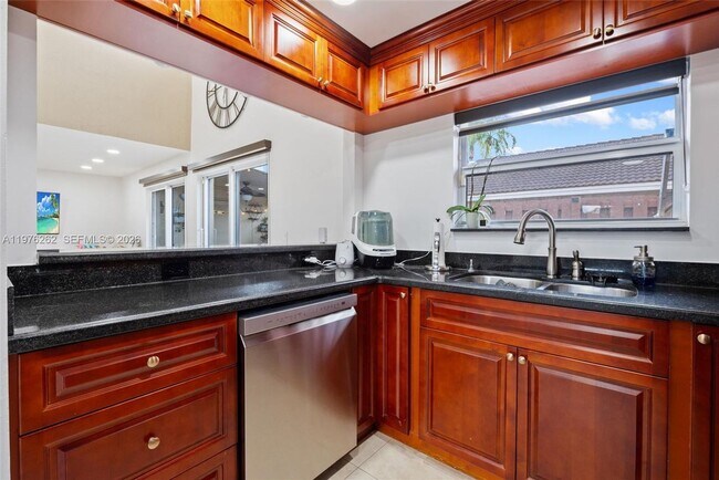 Photo - 6523 NW 170th Ln