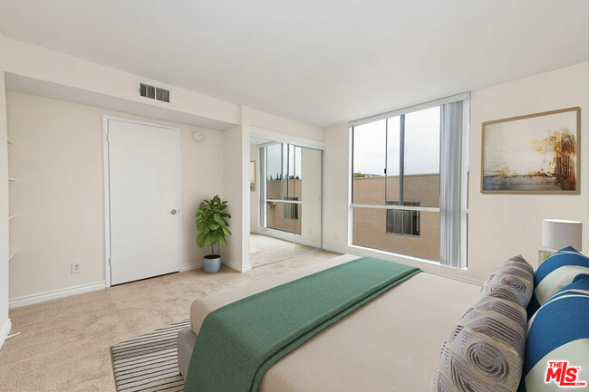 Photo - 1815 Glendon Ave Condo Unit 1815