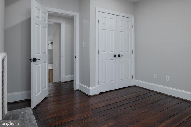 Photo - 1 E Montgomery St