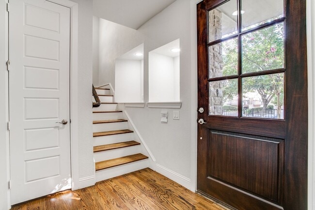Photo - Exclusive Oak Lawn Townhome with Stunning ...