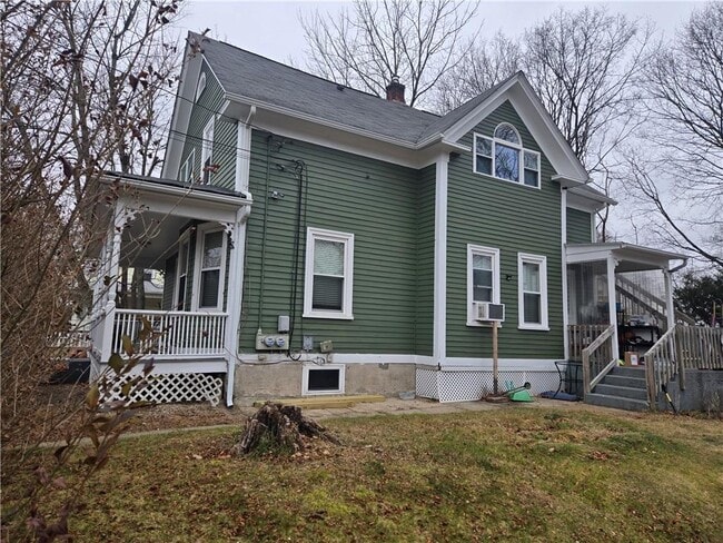 Building Photo - 25 Andrews Ave Unit 2