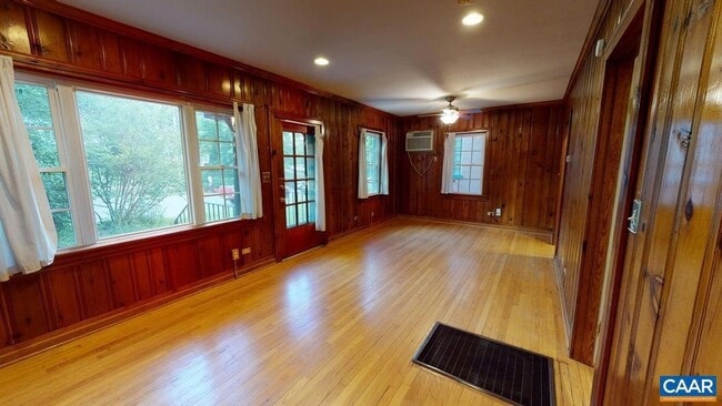 Photo - 609 Wine Cellar Cir