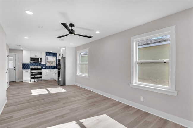 Building Photo - 2919 Avenue K Unit 1