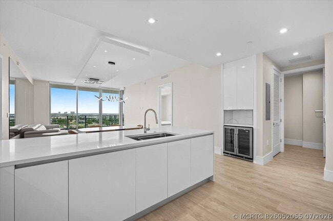 Photo - 220 Lake Shore Dr Unit 917