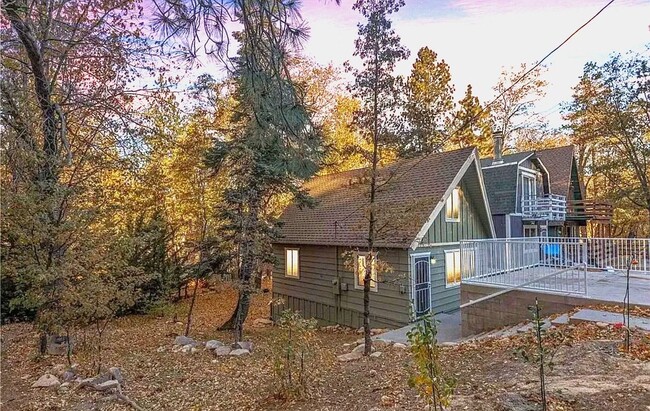 Building Photo - 2418 Fir Dr Rental