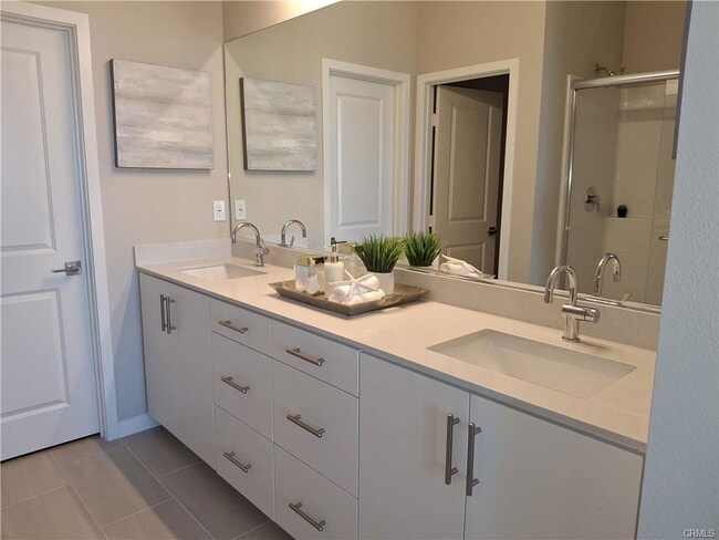 Photo - 109 S Laxore St