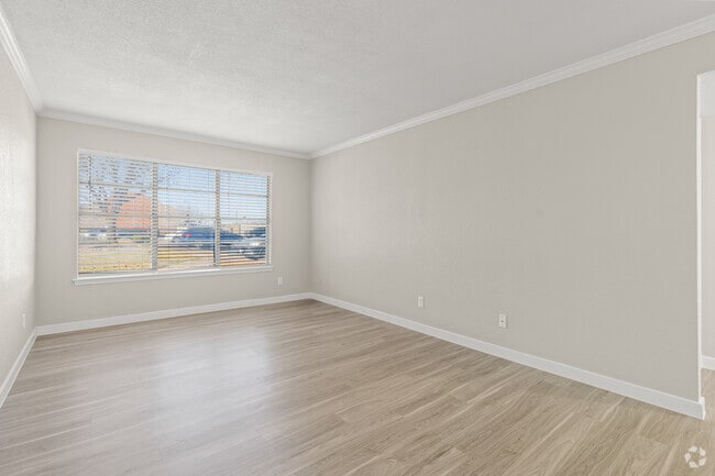 1BR, 1BA - 612SF - Living Room