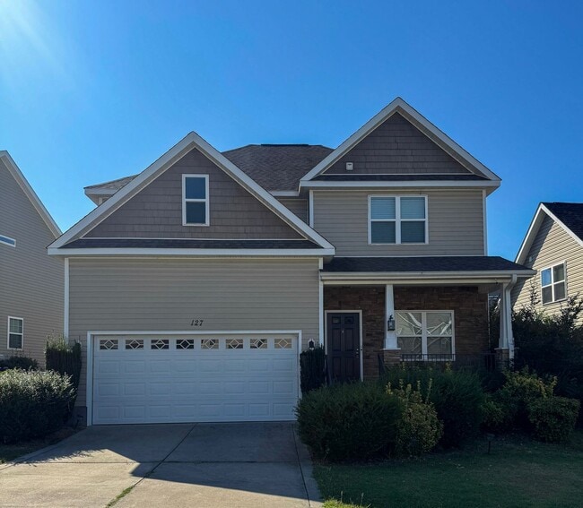 Building Photo - Stunning 4 Bed 2.5 Bath Home in Aberdeen