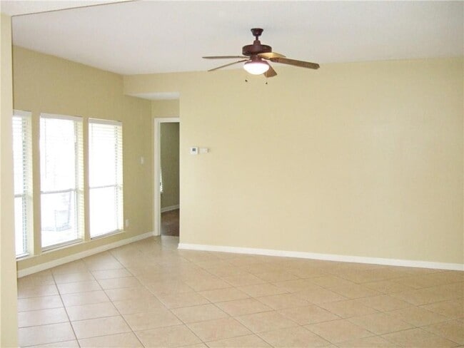 Photo - 1106 Devonshire Dr