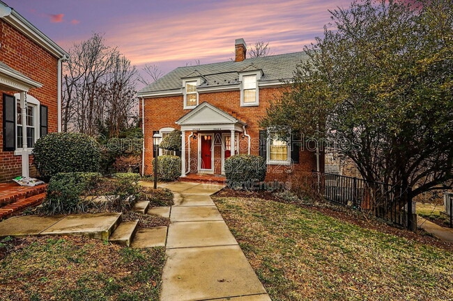 Building Photo - 3342 S Wakefield St Unit B