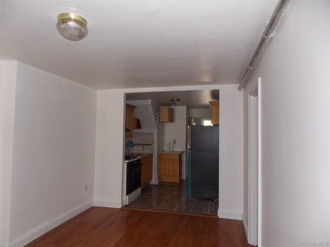 Photo - 2927 Throop Ave
