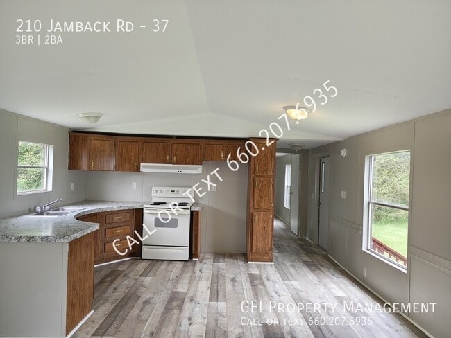Photo - 210 Jamback Rd