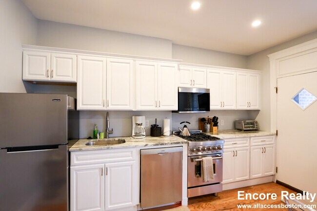 Photo - 185 Chestnut Hill Ave Unit 6