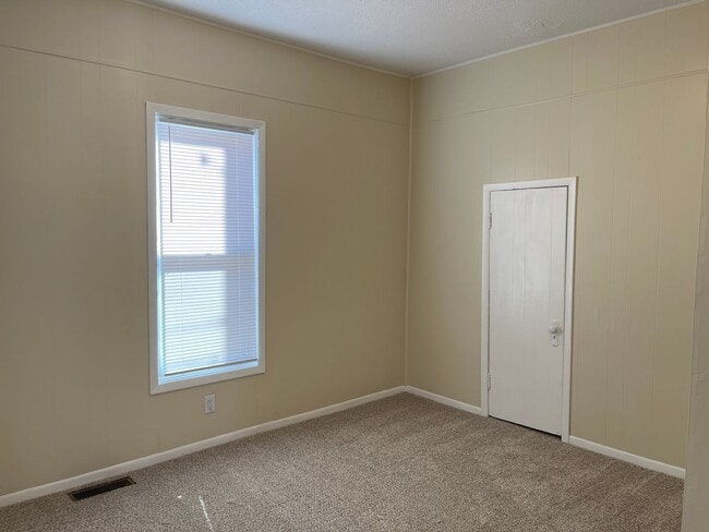 Photo - ADORABLE 3 BEDROOM HOUSE- FENCED BACK YARD