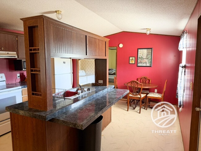 Photo - 1584 McCaskill Rd