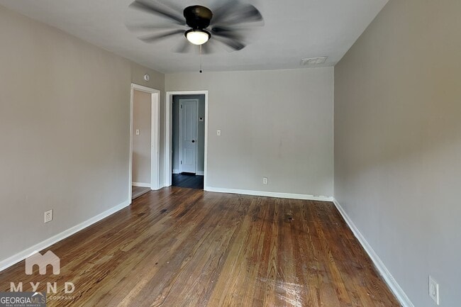 Photo - 1319 Campbellton Rd SW