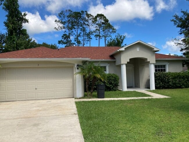 Spacious 4/2/2 Home with Screened-In Porch... - Spacious 4/2/2 Home with Screened-In Porch...