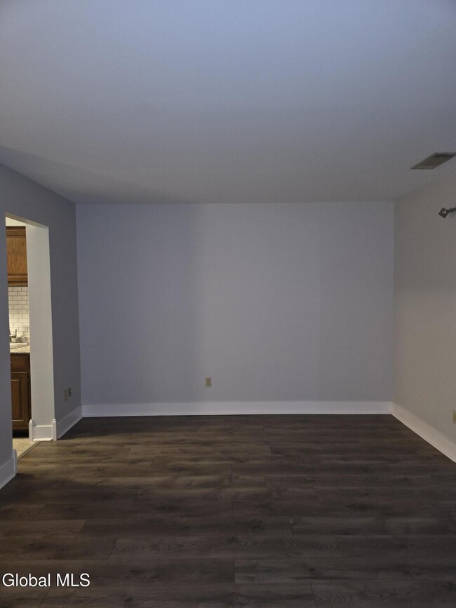 Photo - 93 Ridgewood Terrace