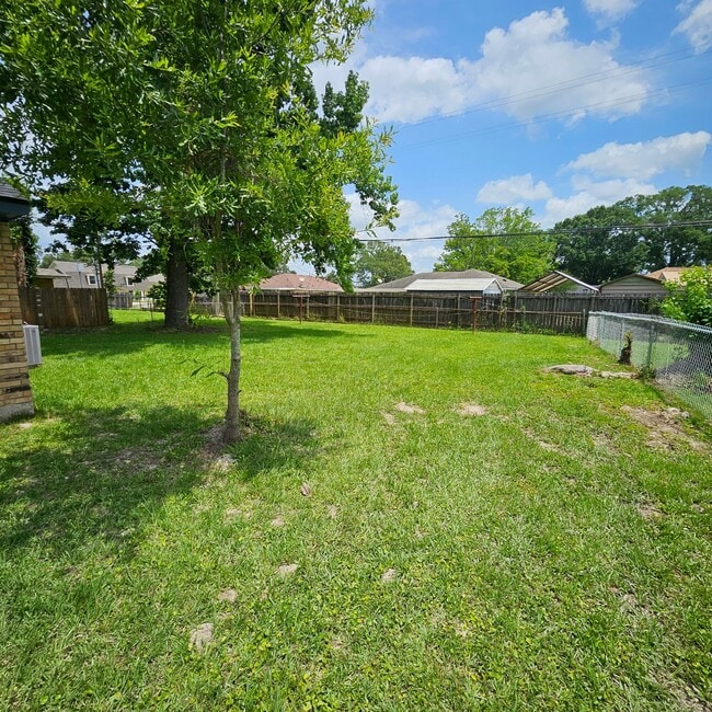 Photo - 826 Sherron Ave