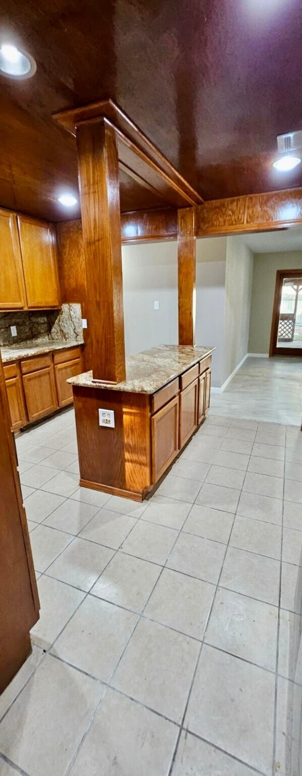 Photo - 906 Arrow Lake Dr