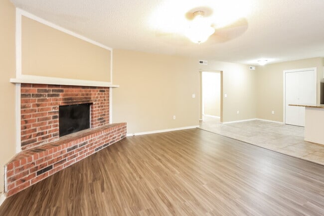 Photo - 501 Ramblin Oaks Dr