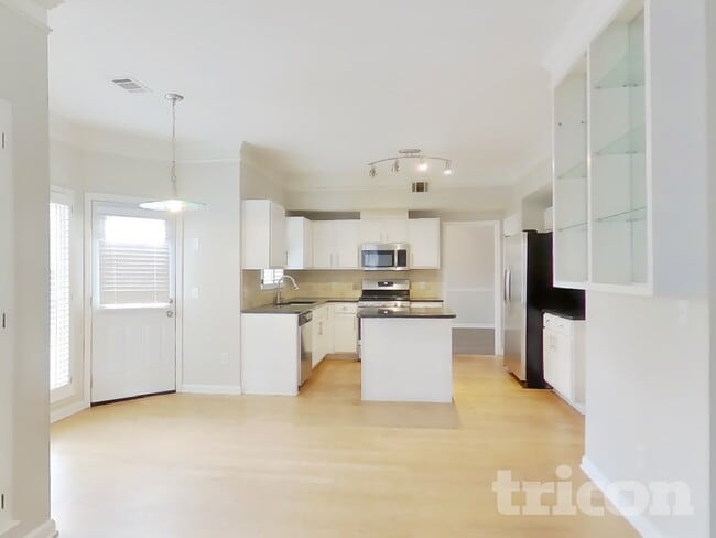 Photo - 3341 Rose Ridge