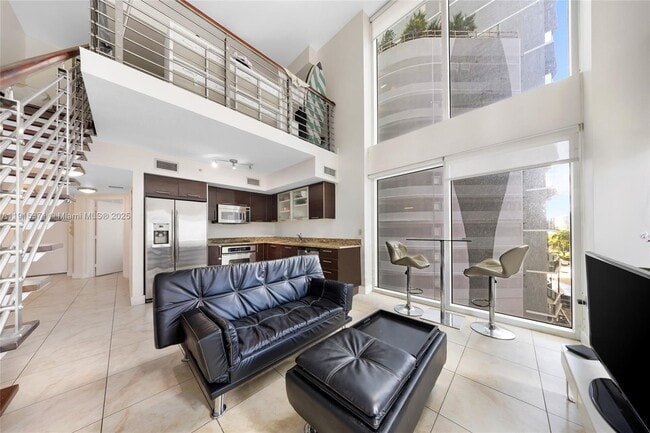 Building Photo - 41 SE 5th St Unit 502