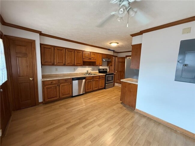 Photo - 3209 Henderson Walk