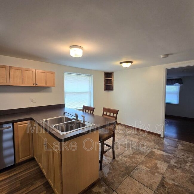 201 W New York Ave