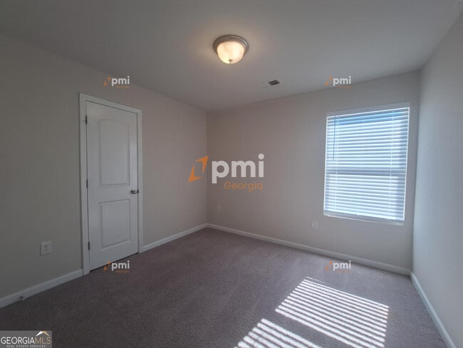 Photo - 437 Kildare Wy