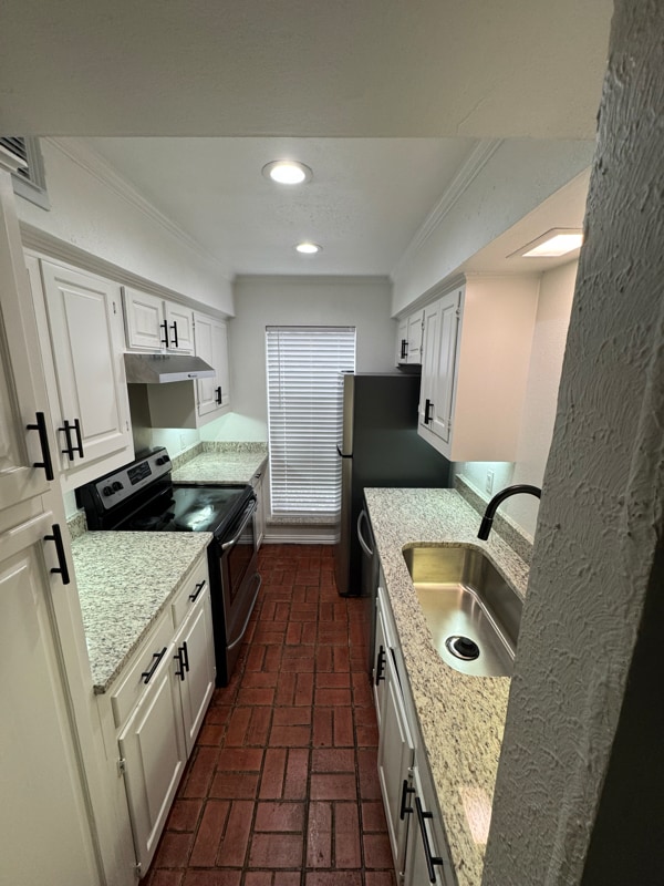 Photo - 900 S Weatherred Dr