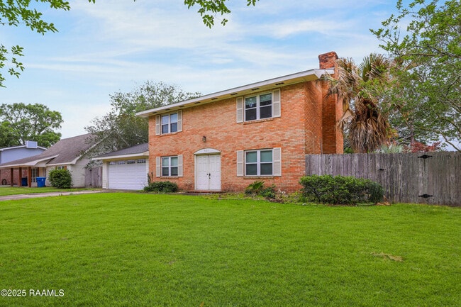 Building Photo - 907 Omega Dr Rental