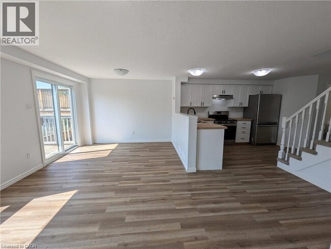 Photo - 699 Laurelwood Dr