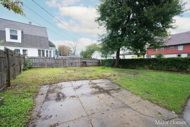 Photo - 1333 Wealthy St SE Unit 2