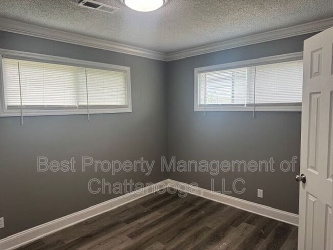 Photo - 3111 N Hawthorne St