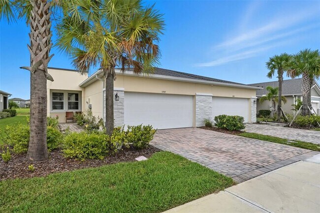 Photo - 5989 Timberdale Ave