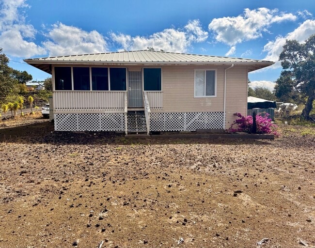 Building Photo - Charming and Furnished 2-Bedroom Rental Ho...