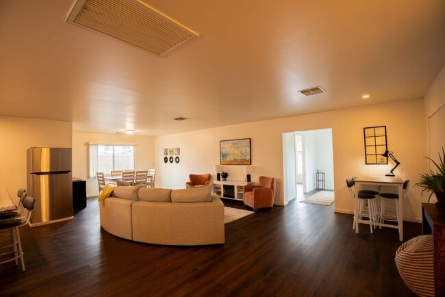 Photo - 1720 E Hermosa Dr Unidad House