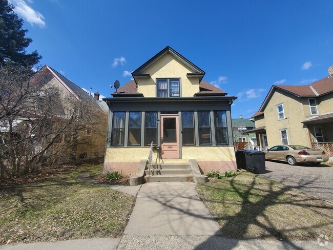 Building Photo - 1522-24 2nd St NE Unit 1522 Rental