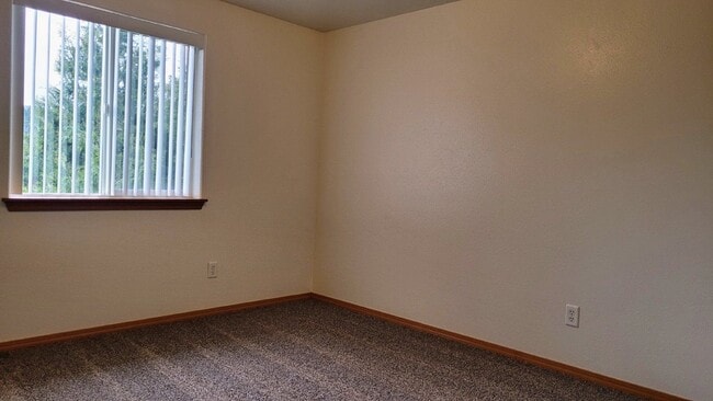 Photo - 450 Maylea Pl