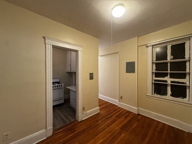 6 Agassiz St Unit 3