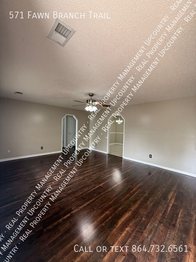 Photo - 571 Fawn Branch Trail