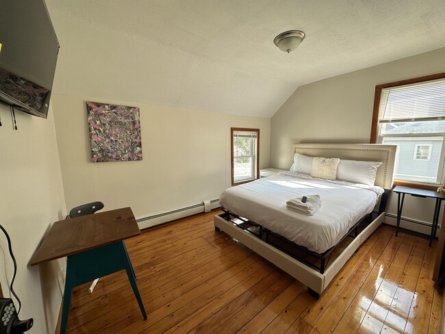 Building Photo - 126 Indiana Ave