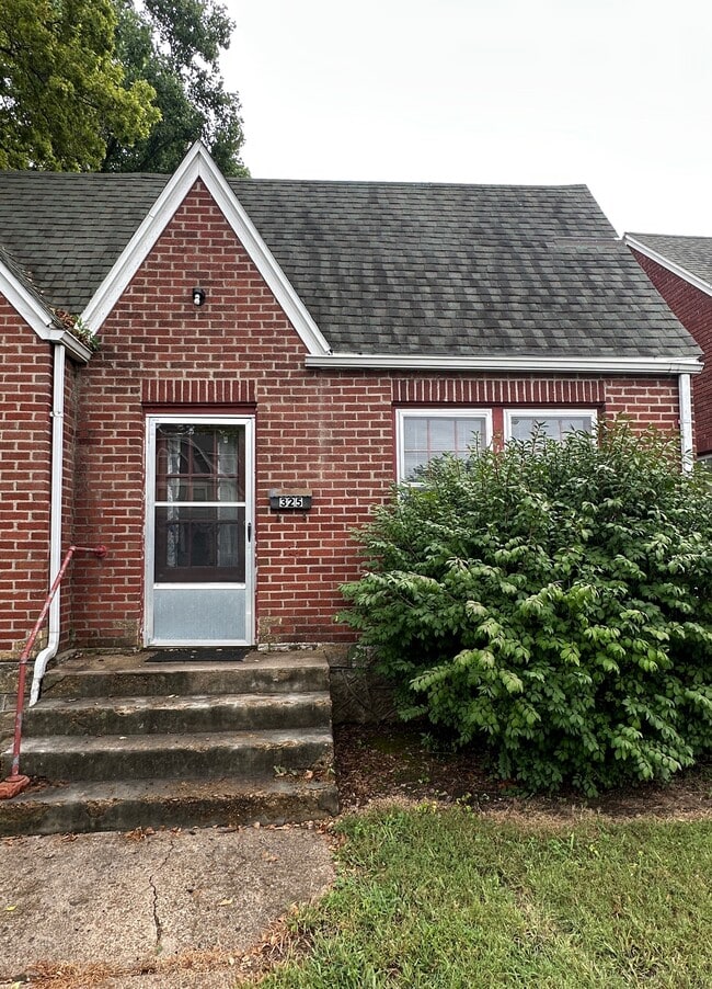Building Photo - 325 W Main St Rental